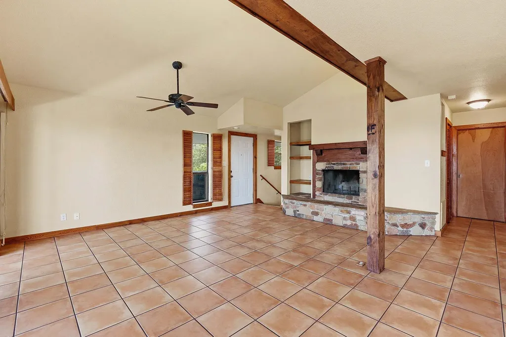 1203 Lakefield Canyon Lake TX 78133