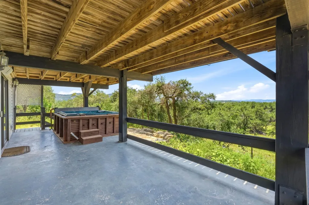 1203 Lakefield Canyon Lake TX 78133