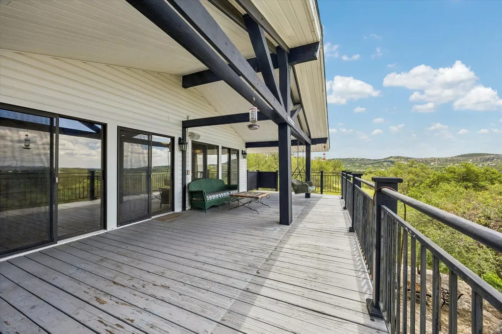 1203 Lakefield Canyon Lake TX 78133