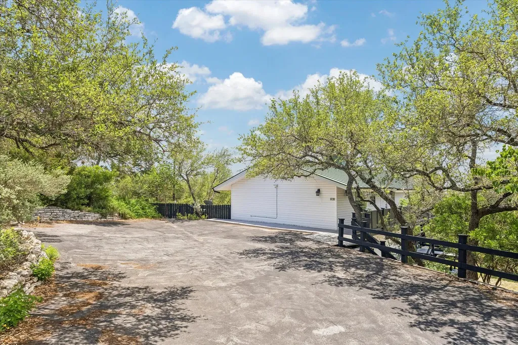 1203 Lakefield Canyon Lake TX 78133