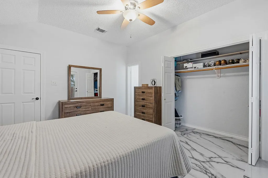 2133 Redwing Way Round Rock TX 78664