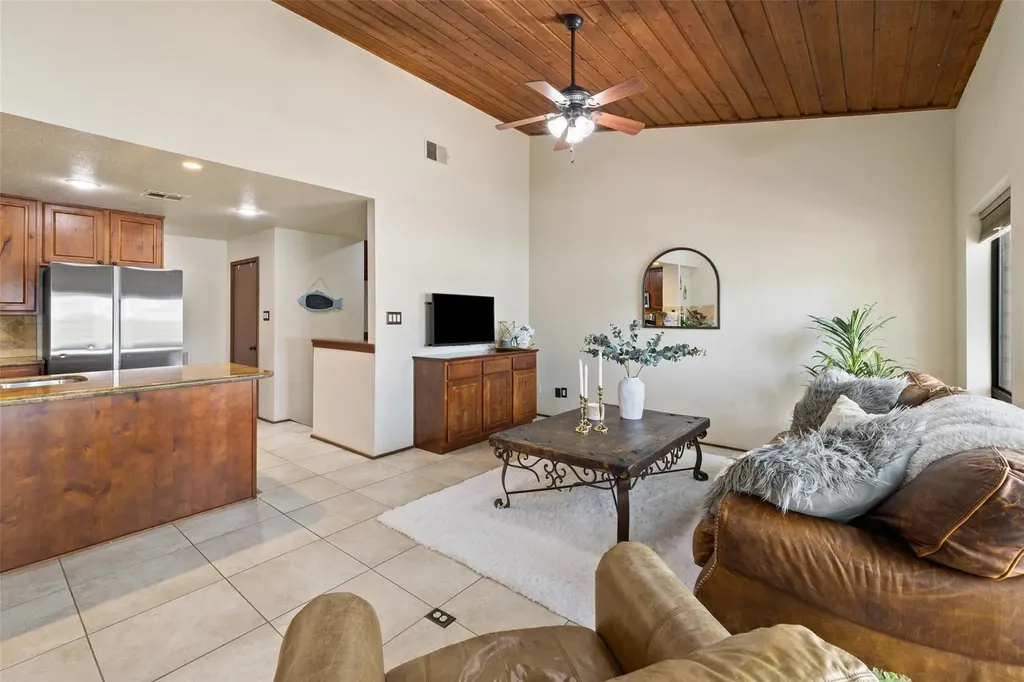 508 Harbor Drive Spicewood TX 78669