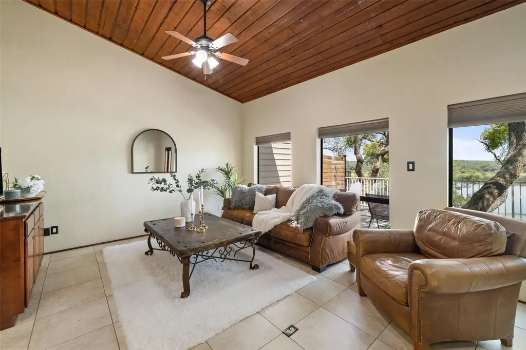 508 Harbor Drive Spicewood TX 78669