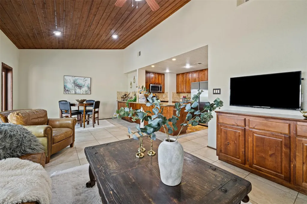 508 Harbor Drive Spicewood TX 78669