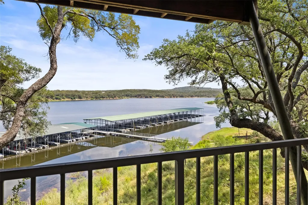 508 Harbor Drive Spicewood TX 78669