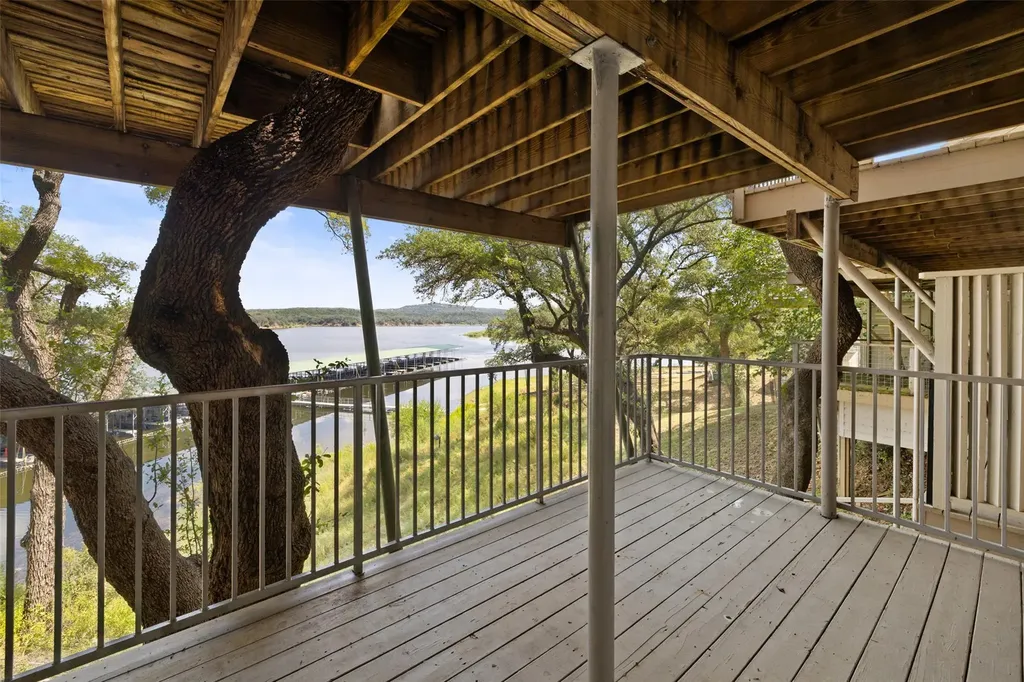 508 Harbor Drive Spicewood TX 78669