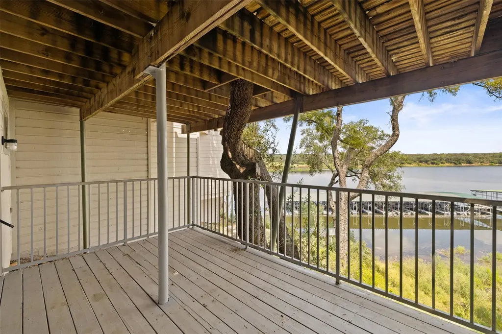 508 Harbor Drive Spicewood TX 78669