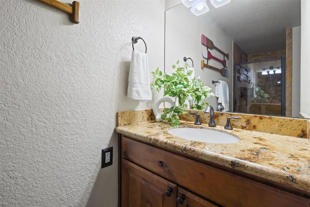 508 Harbor Drive Spicewood TX 78669