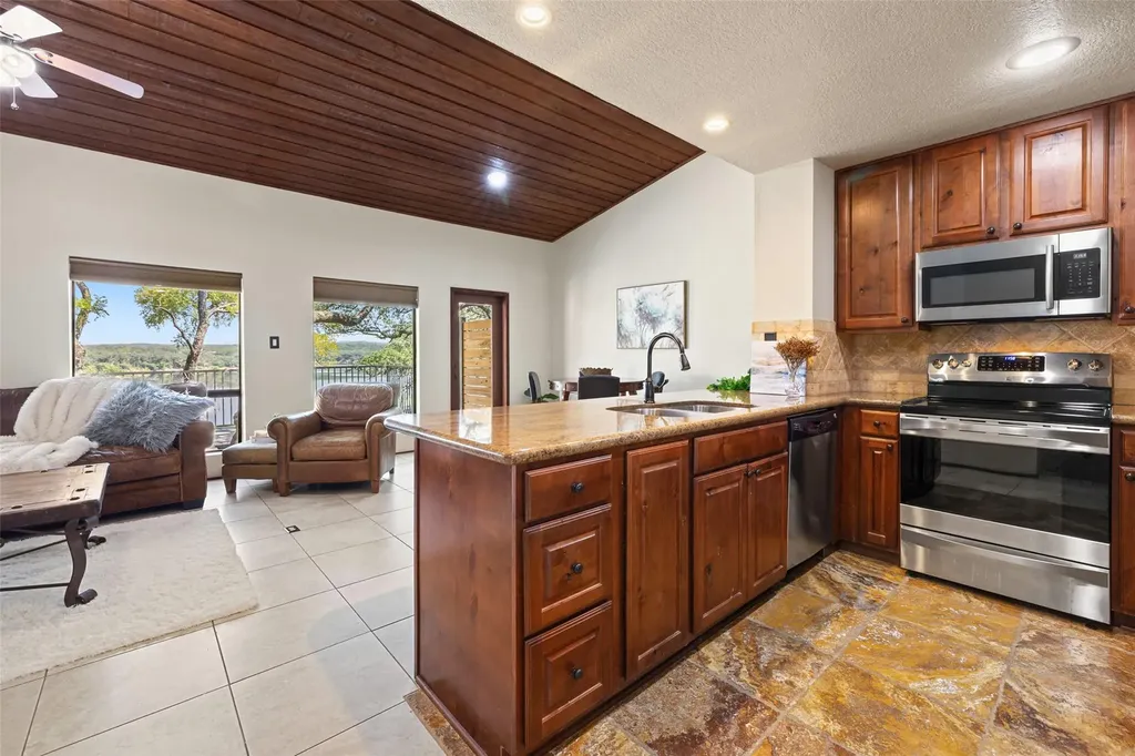508 Harbor Drive Spicewood TX 78669