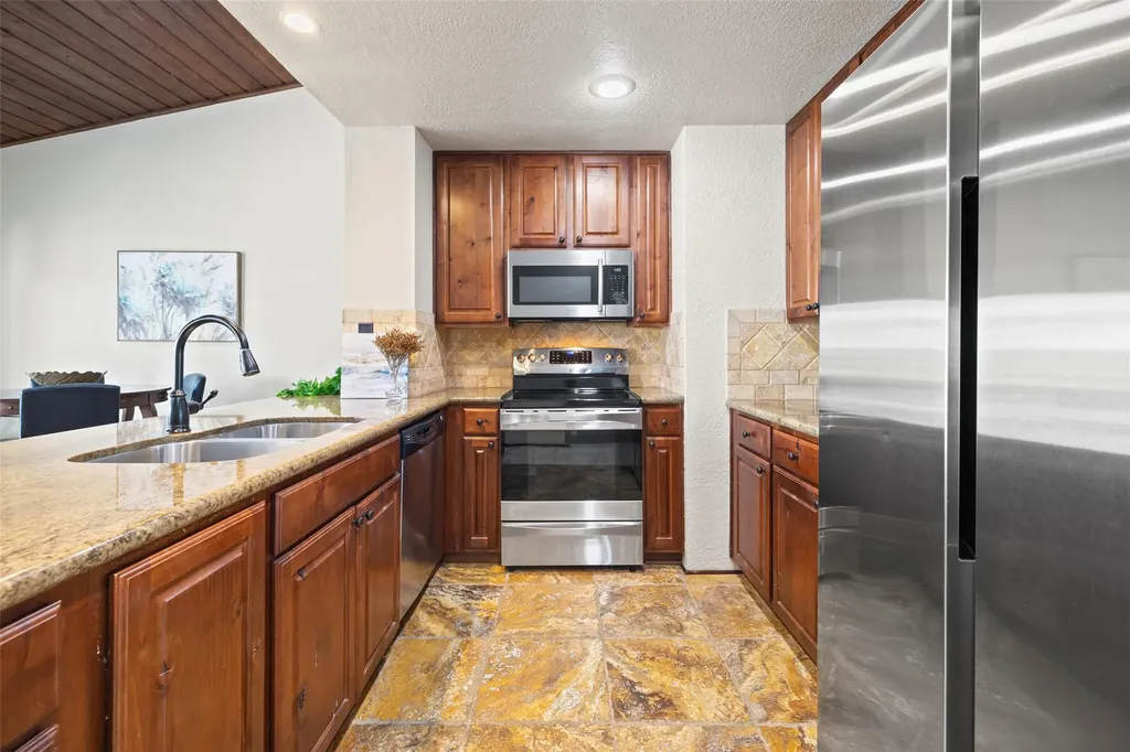 508 Harbor Drive Spicewood TX 78669