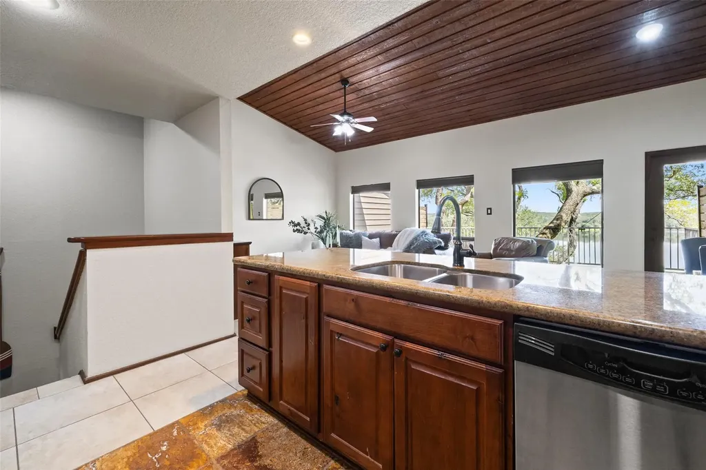 508 Harbor Drive Spicewood TX 78669