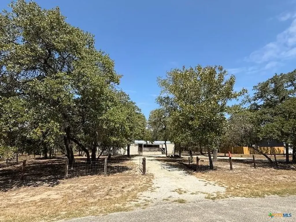 263 Hickory Hill Lane La Vernia TX 78121