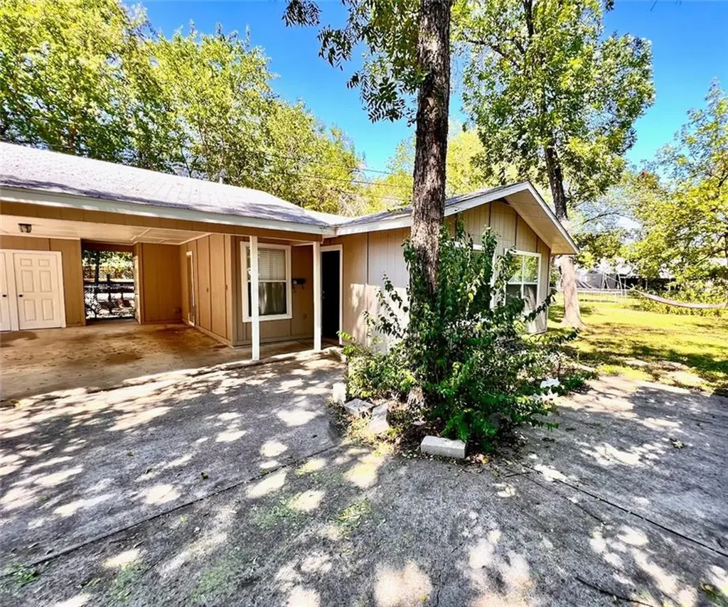 916 E 37th Street Austin TX 78705