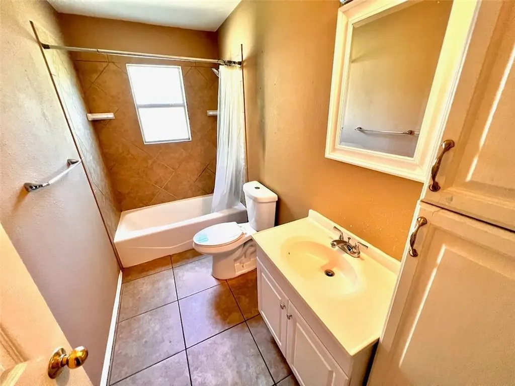 916 E 37th Street Austin TX 78705
