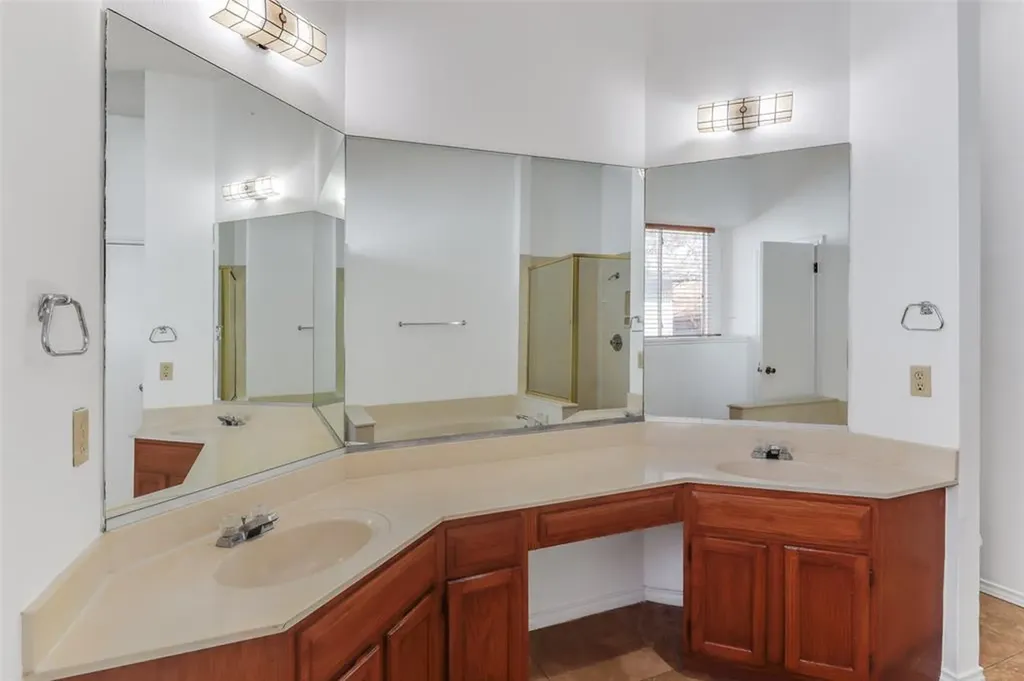 12606 Hunters Chase Drive Austin TX 78729
