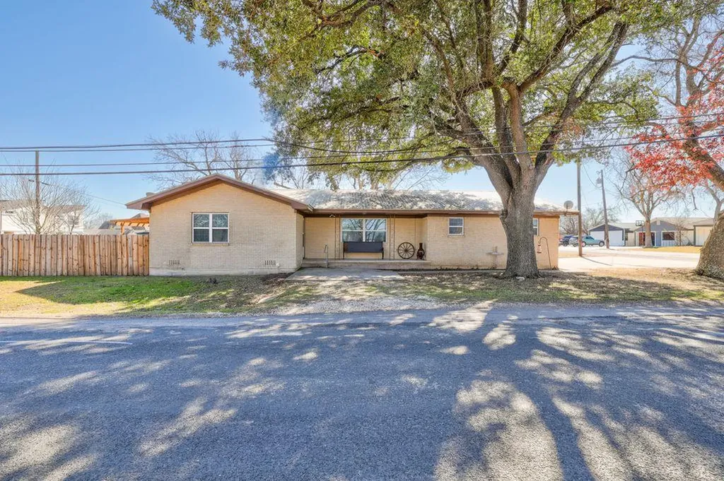 309 W Avenue H Avenue Jarrell TX 76537