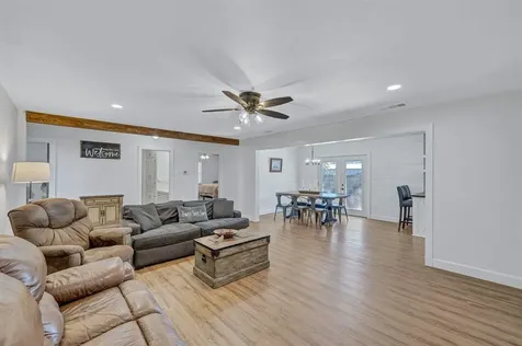 309 W Avenue H Avenue Jarrell TX 76537