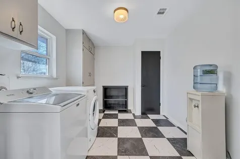 309 W Avenue H Avenue Jarrell TX 76537