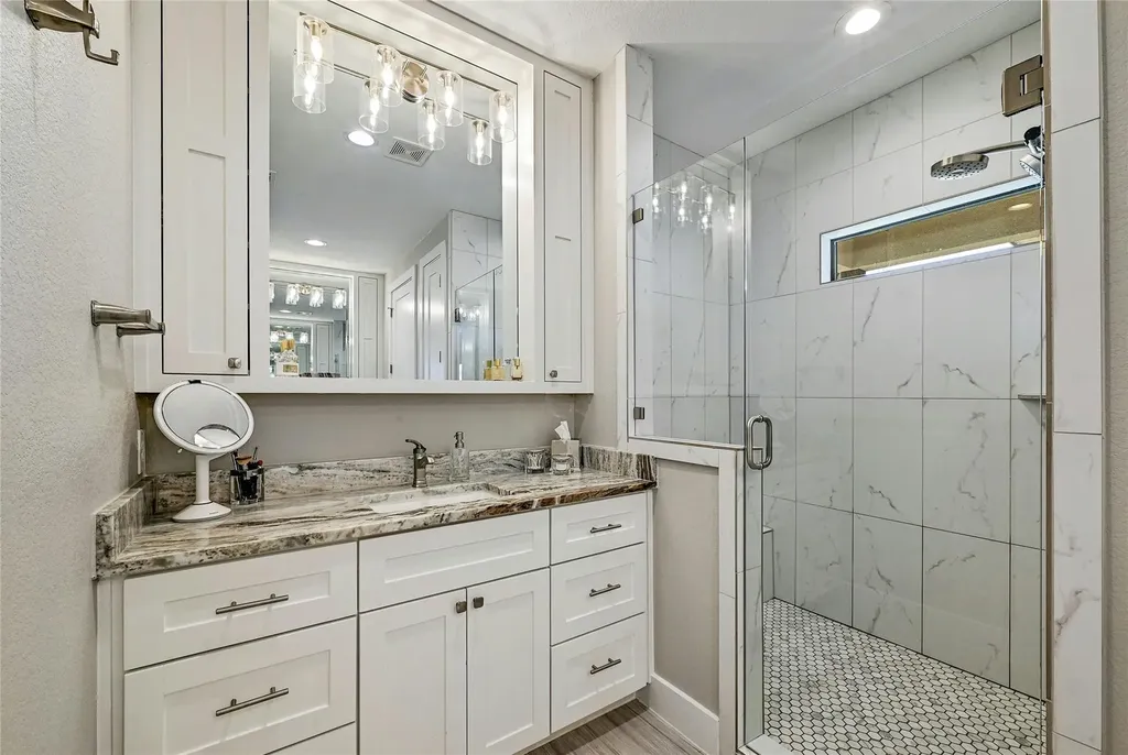 341 Sun Ray Horseshoe Bay TX 78657