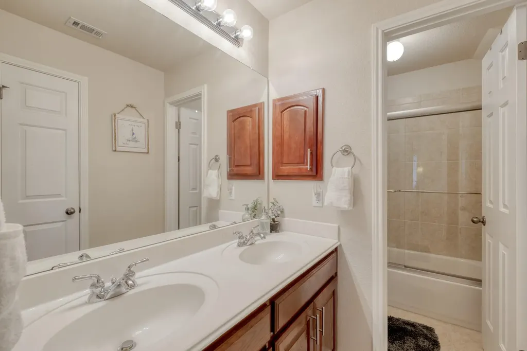 3104 Luminoso Lane E Round Rock TX 78681