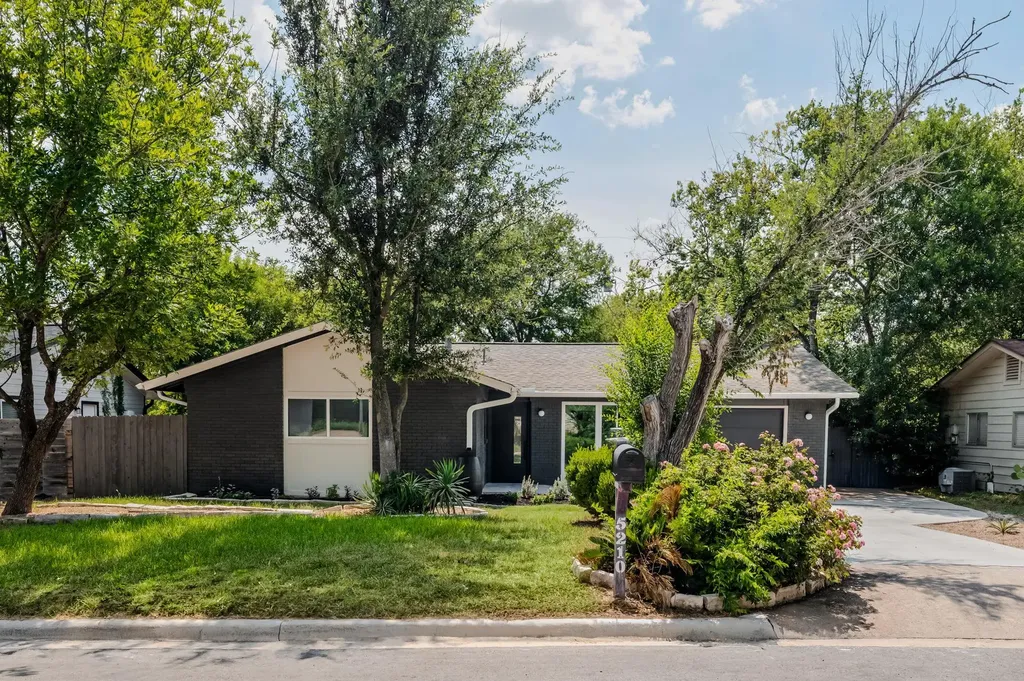 5210 Gladstone Drive Austin TX 78723