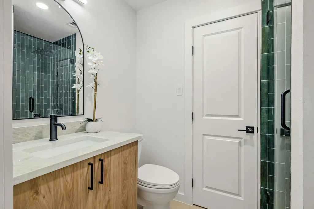 5210 Gladstone Drive Austin TX 78723