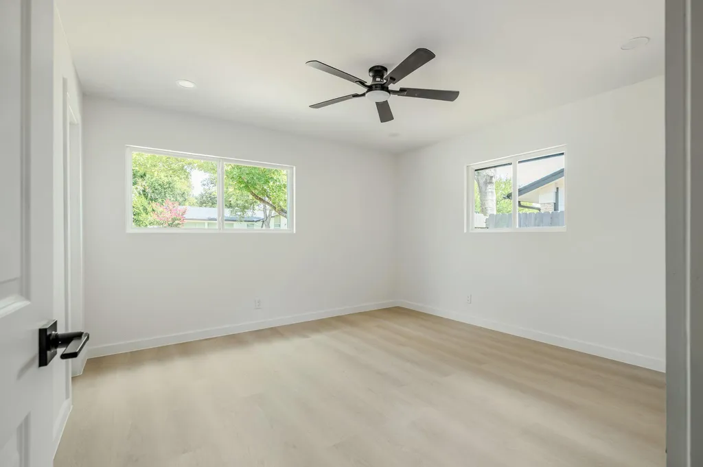 5210 Gladstone Drive Austin TX 78723