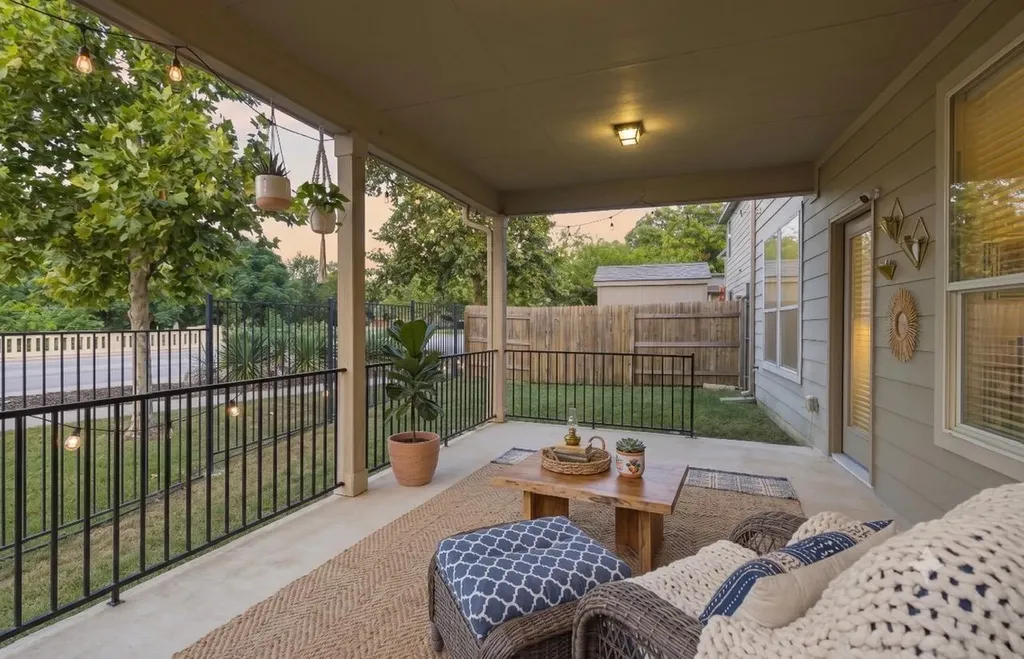 1050 Kenney Fort Crossing Round Rock TX 78665