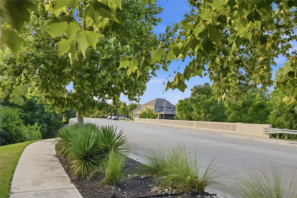 1050 Kenney Fort Crossing Round Rock TX 78665