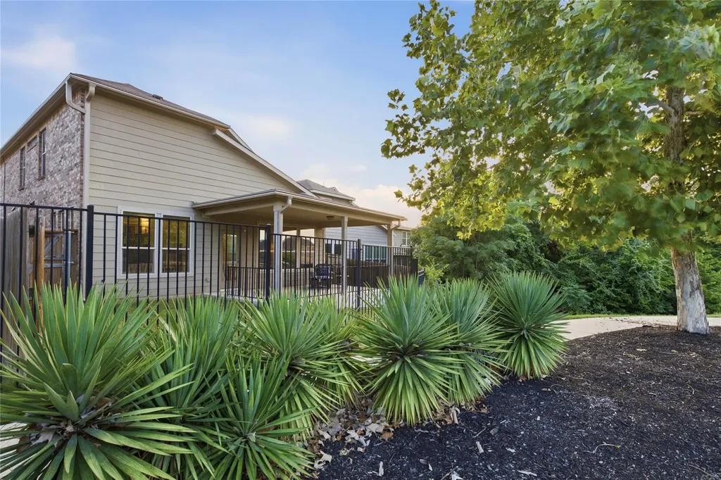 1050 Kenney Fort Crossing Round Rock TX 78665