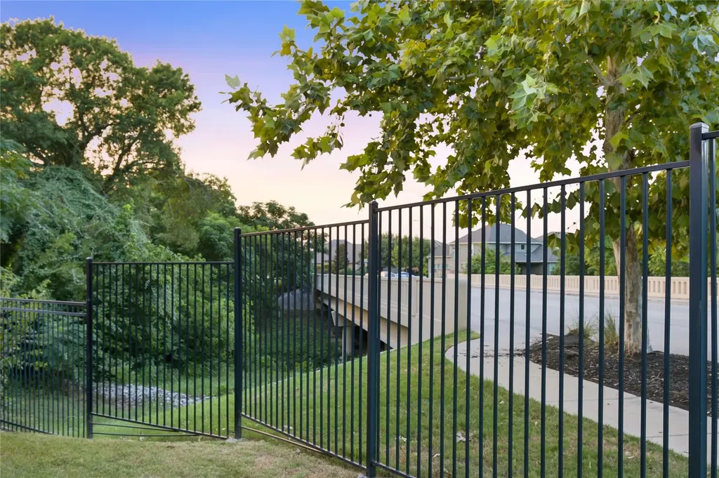 1050 Kenney Fort Crossing Round Rock TX 78665