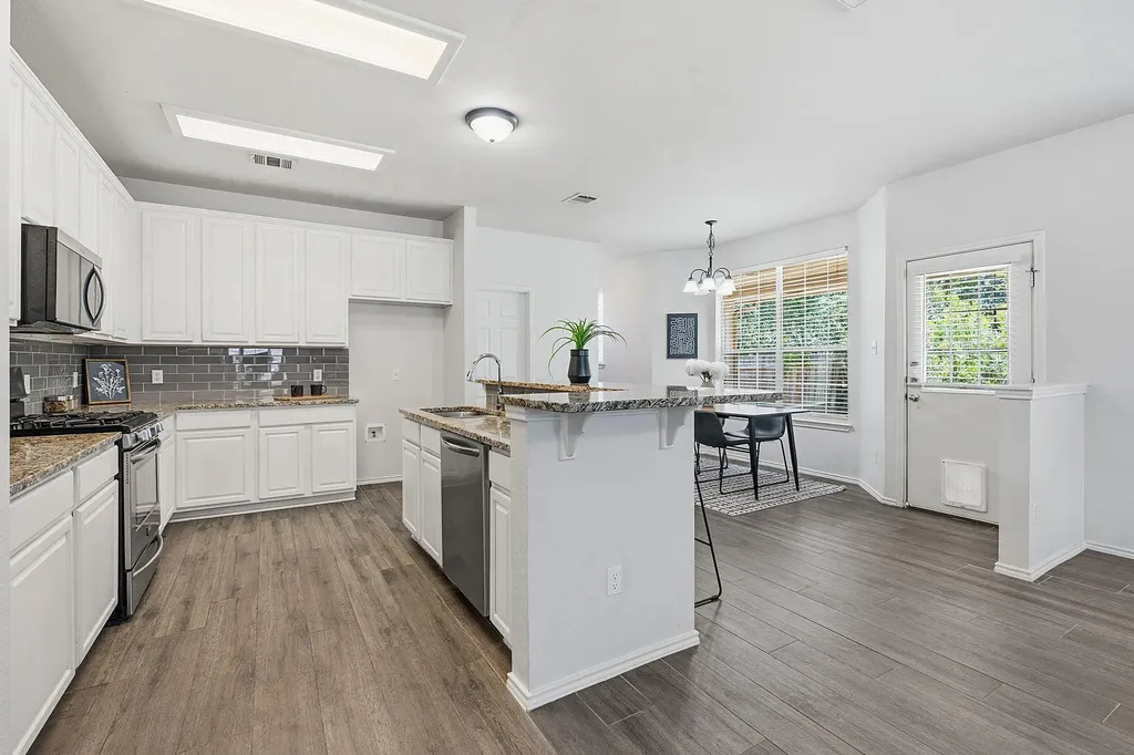 10504 Beard Avenue Austin TX 78748
