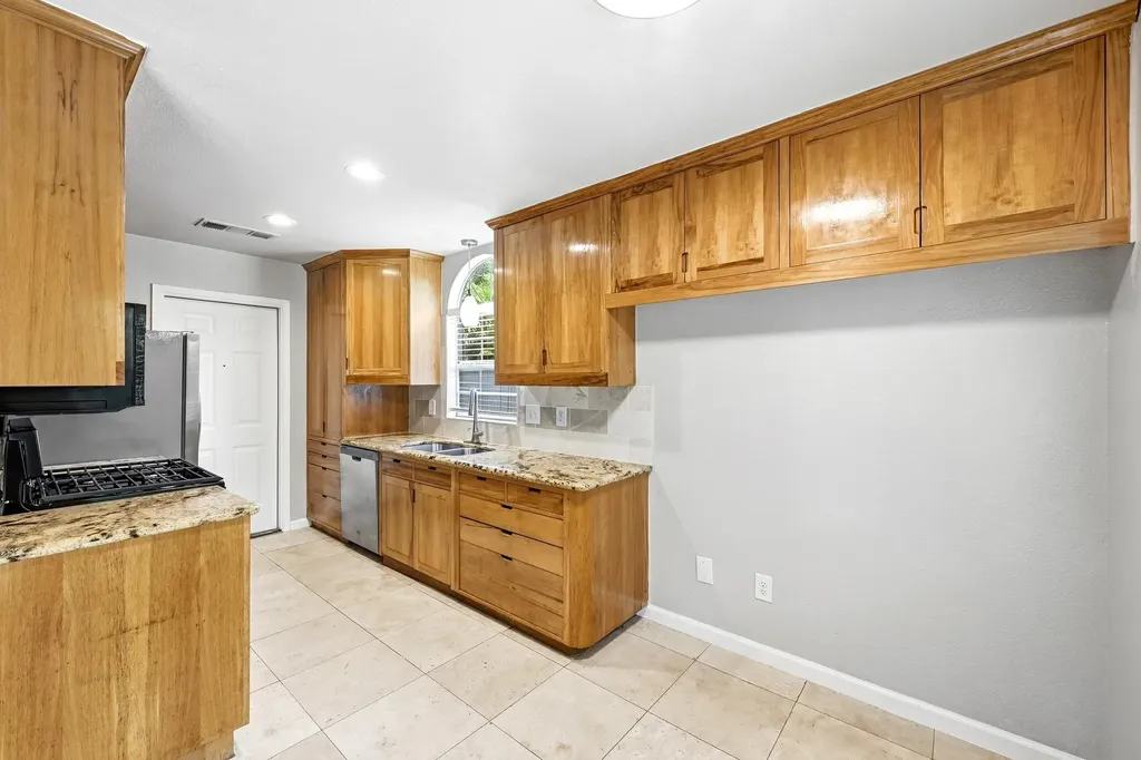 10417 Firethorn Lane Austin TX 78750