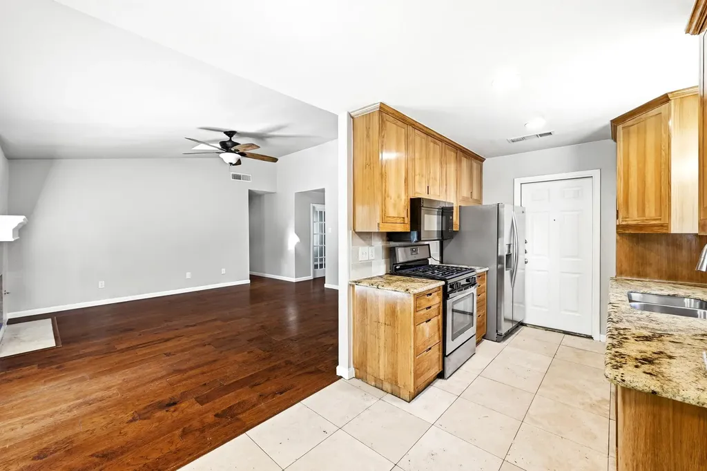 10417 Firethorn Lane Austin TX 78750