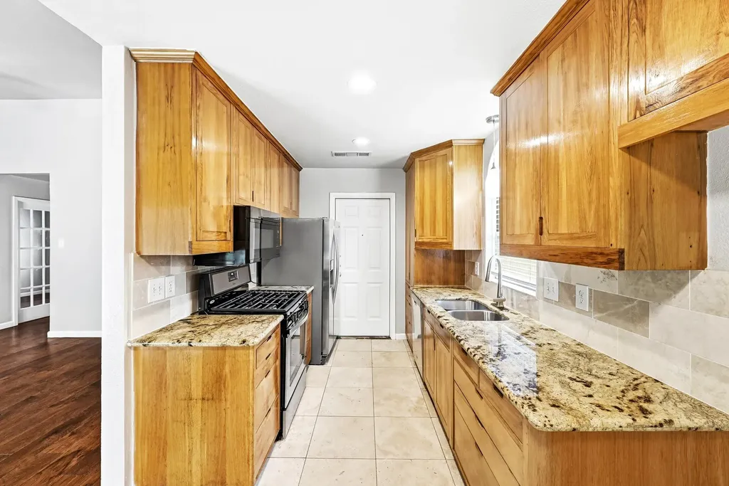 10417 Firethorn Lane Austin TX 78750