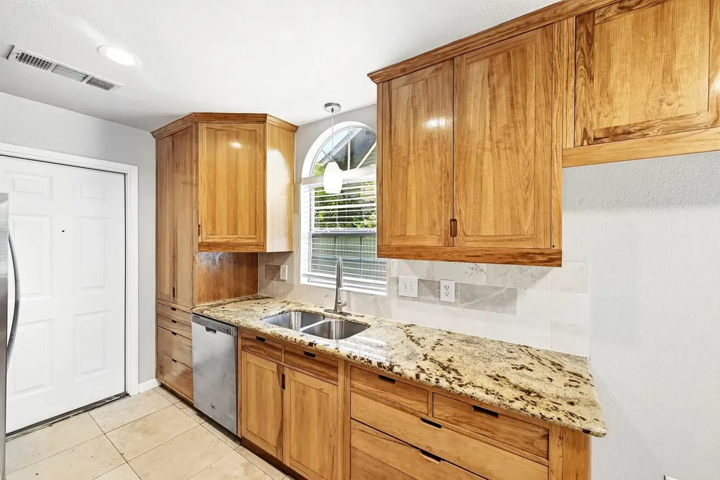 10417 Firethorn Lane Austin TX 78750