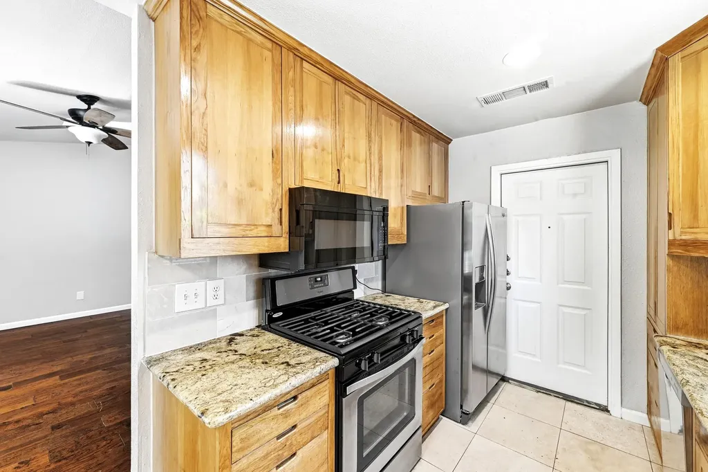 10417 Firethorn Lane Austin TX 78750