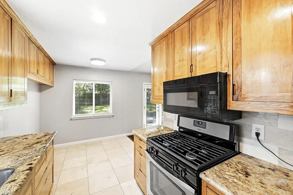 10417 Firethorn Lane Austin TX 78750
