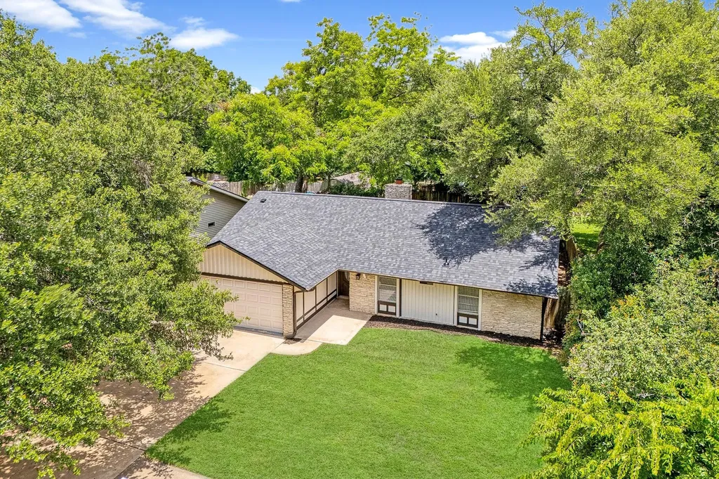 10417 Firethorn Lane Austin TX 78750