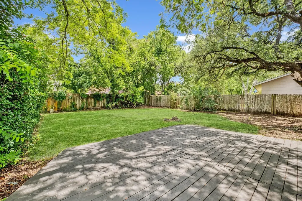10417 Firethorn Lane Austin TX 78750