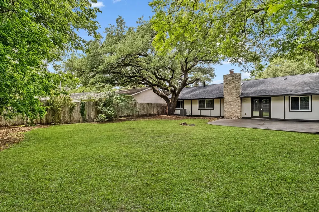 10417 Firethorn Lane Austin TX 78750