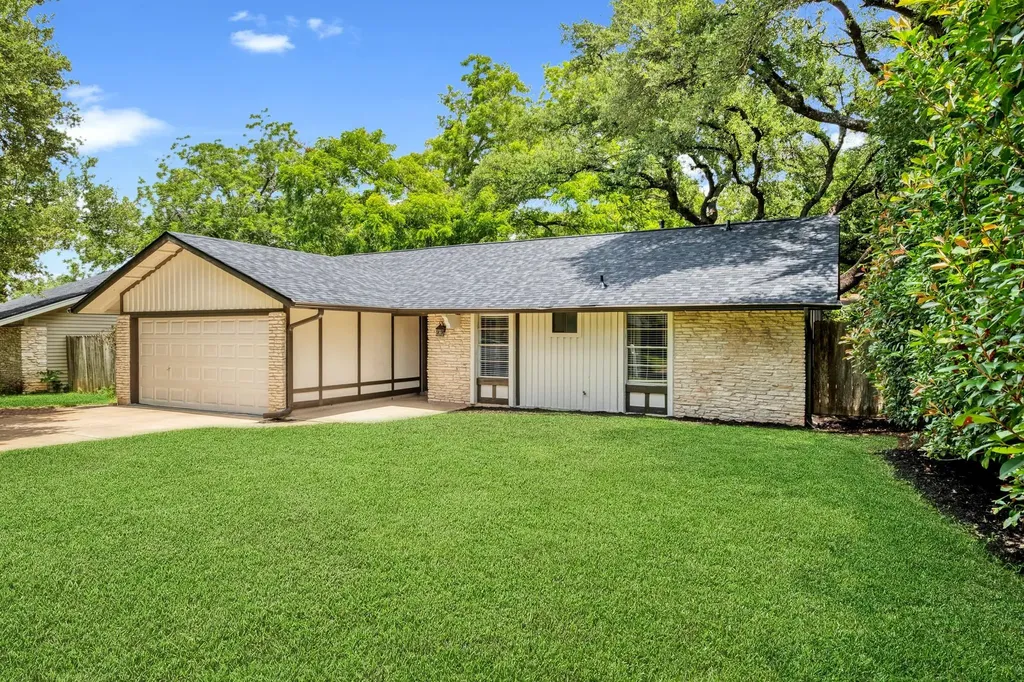 10417 Firethorn Lane Austin TX 78750