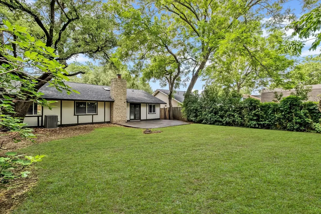 10417 Firethorn Lane Austin TX 78750