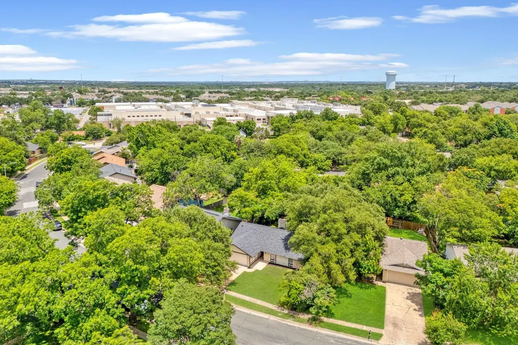 10417 Firethorn Lane Austin TX 78750