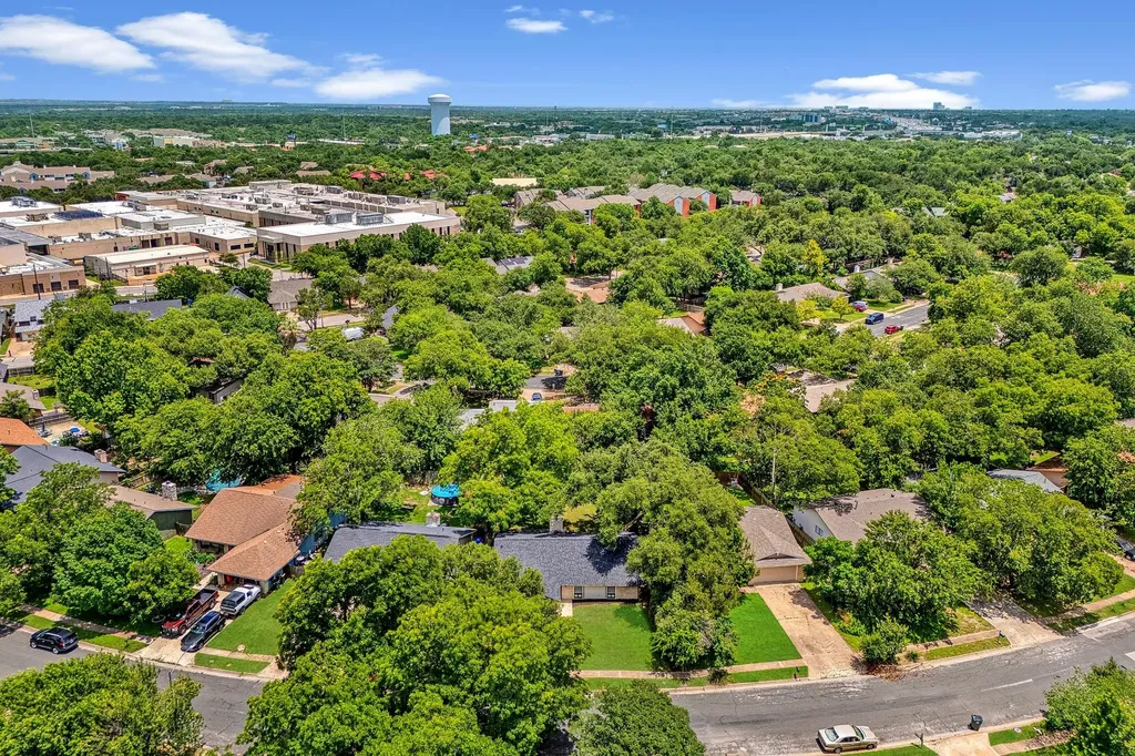 10417 Firethorn Lane Austin TX 78750