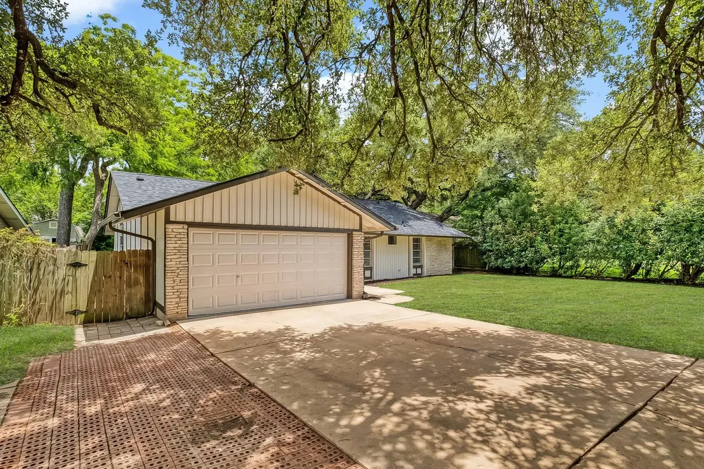 10417 Firethorn Lane Austin TX 78750