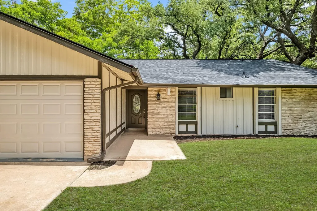 10417 Firethorn Lane Austin TX 78750