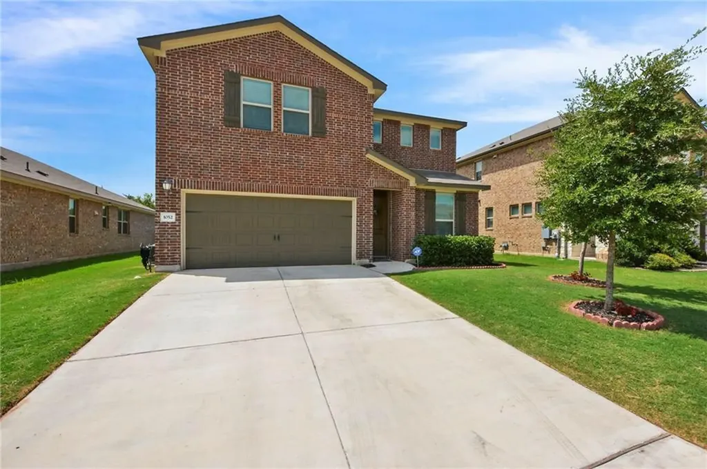 1052 Myrna Bend Leander TX 78641