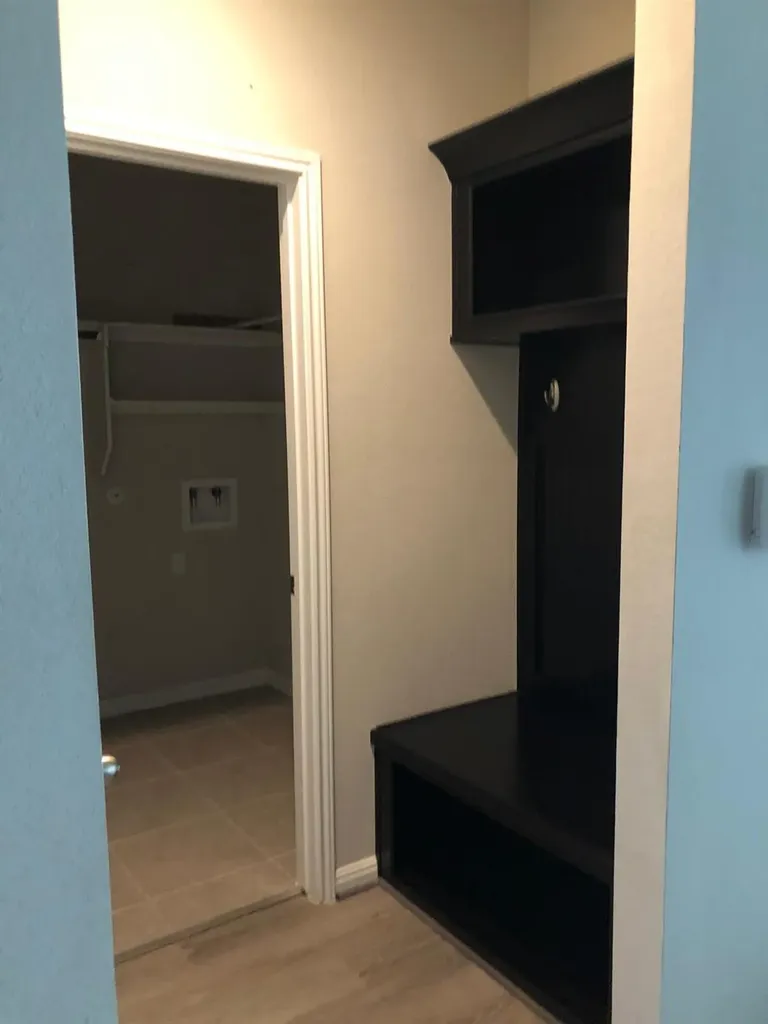 1052 Myrna Bend Leander TX 78641