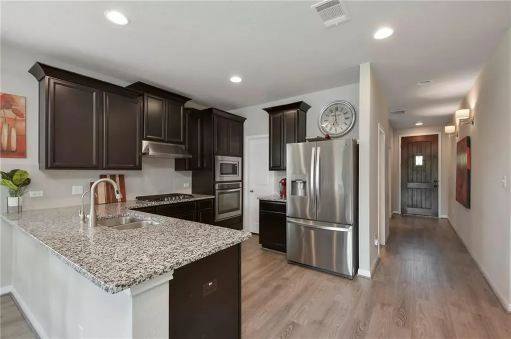 1052 Myrna Bend Leander TX 78641